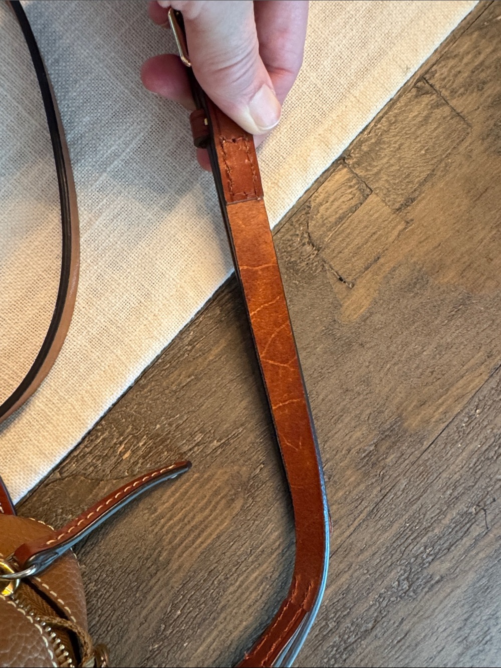 Dooney and Bourke Pebbled Leather Camera Bag Crossbody Tan - Picture 4 of 12